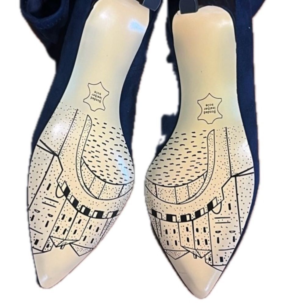 Bella Vita Stephanie II Kitten Heel Faux Suede Ankle Boots Navy Size 7.5 - Picture 8 of 9